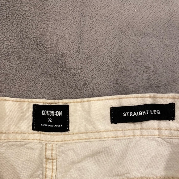 I have White Pants from Cotton On. Size is Mens 32. - Picture 4 of 4